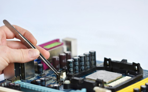 hire a professional laptop repair service